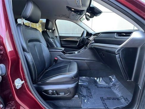 Used 2022 Jeep Grand Cherokee L Limited image 35