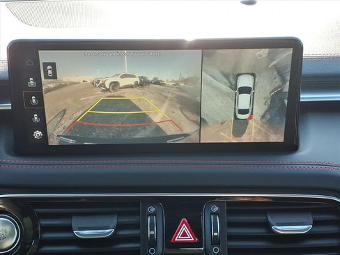 Used 2022 Genesis G70 3.3T image 10