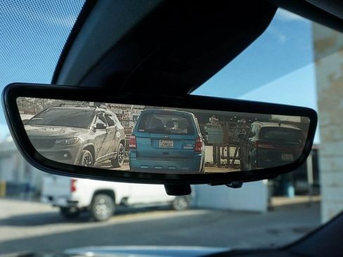 Used 2021 Chevrolet Tahoe Premier w/ Premium Package image 37