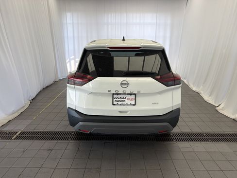 Used 2023 Nissan Rogue S image 6
