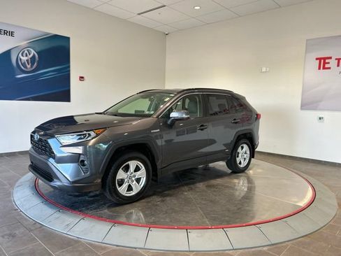 Used 2020 Toyota RAV4 XLE w/ All Weather Liner Package AWD/4WD image 2
