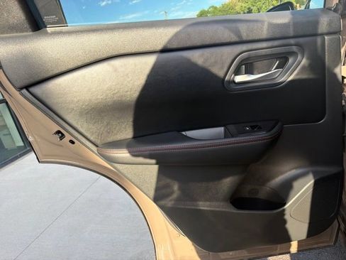 Used 2025 Nissan Rogue SV AWD/4WD image 18