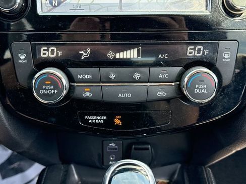 Used 2017 Nissan Rogue SL w/ SL Premium Package AWD/4WD image 28