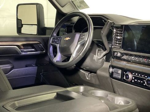 Used 2024 Chevrolet Silverado 2500 LT w/ Convenience Package AWD/4WD image 10