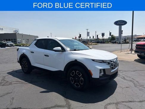 Used 2023 Hyundai Santa Cruz SE AWD/4WD image 2
