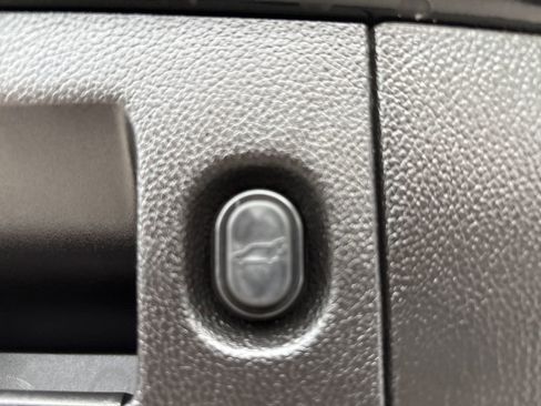 Used 2019 Cadillac Escalade Platinum image 31