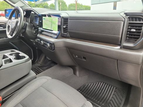 Used 2025 Chevrolet Silverado 1500 LT AWD/4WD image 8