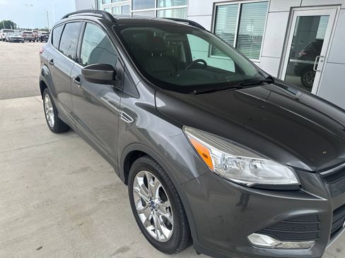 Used 2015 Ford Escape SE w/ Equipment Group 201A FWD image 4