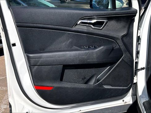 Used 2024 Kia Sportage LX image 20