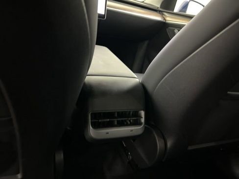 Used 2023 Tesla Model Y Long Range AWD/4WD image 23