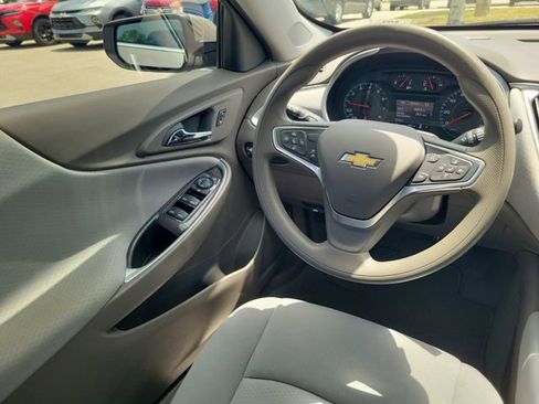Certified 2022 Chevrolet Malibu LS FWD image 13