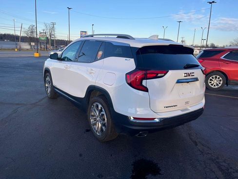 Used 2018 GMC Terrain SLT image 2