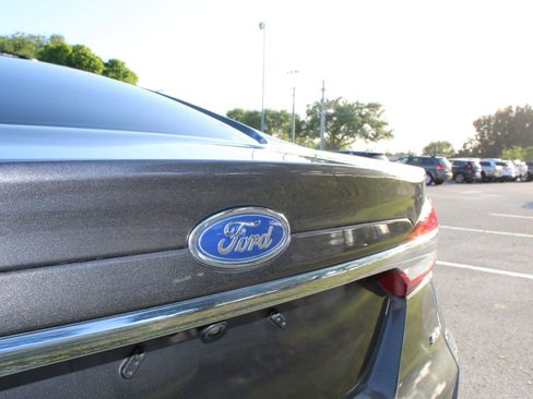 Used 2018 Ford Fusion SE image 20