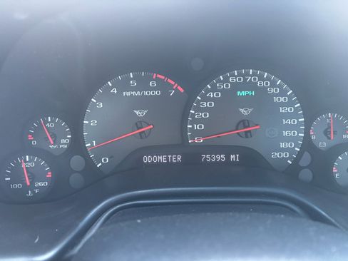 Used 1997 Chevrolet Corvette Coupe RWD image 12