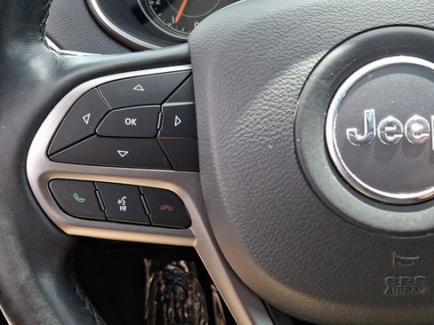 Used 2021 Jeep Cherokee Latitude Plus w/ Sun & Sound Group AWD/4WD image 21
