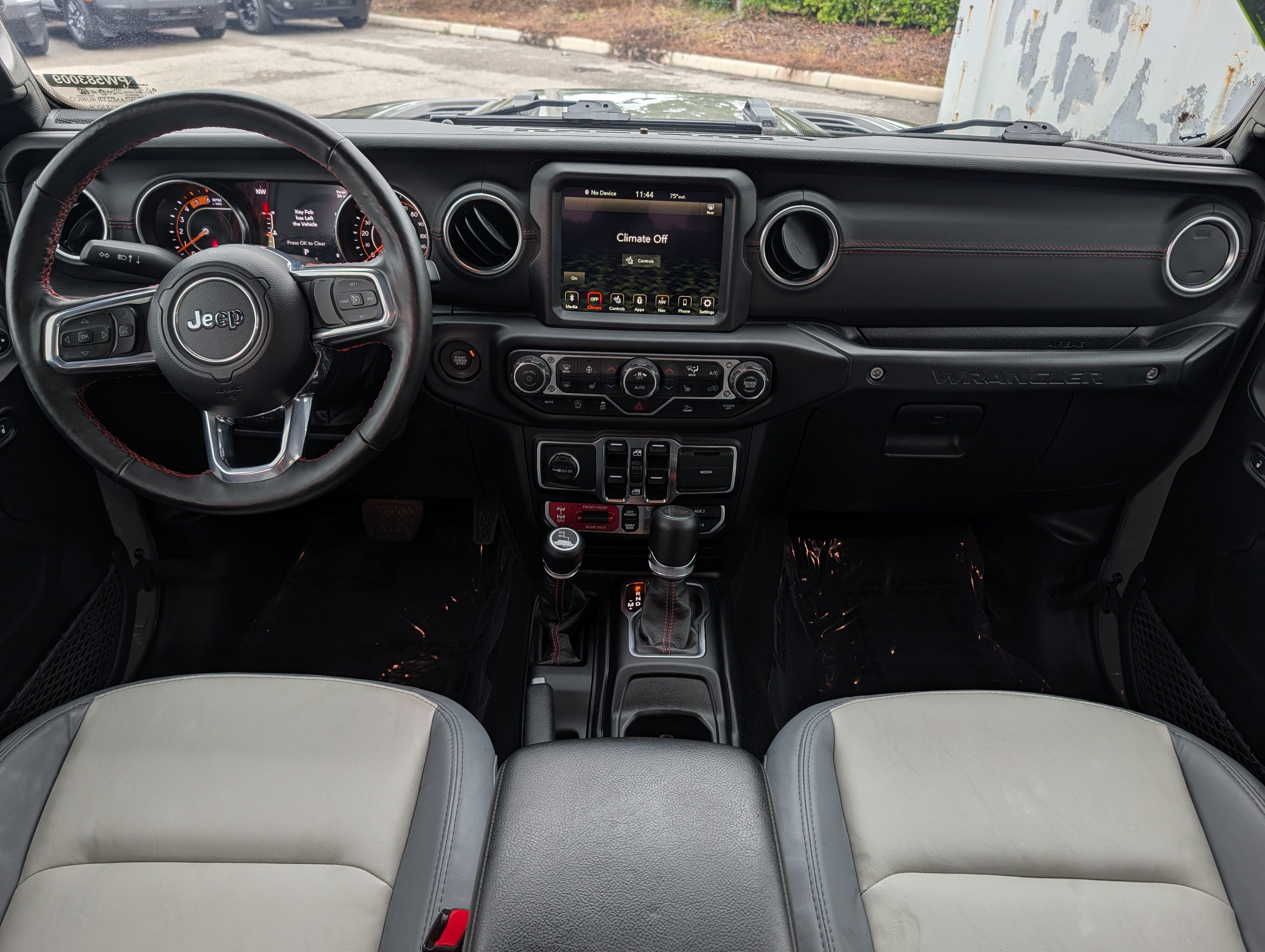 Used 2023 Jeep Wrangler Unlimited Rubicon w/ Cold Weather Group AWD/4WD image 43