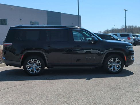 Used 2022 Jeep Wagoneer Series II AWD/4WD image 9