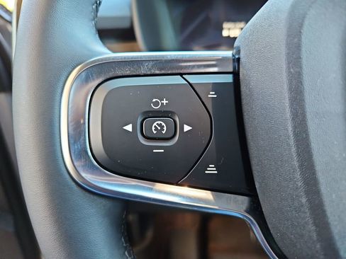 Used 2023 Volvo C40 P8 Recharge Ultimate image 11