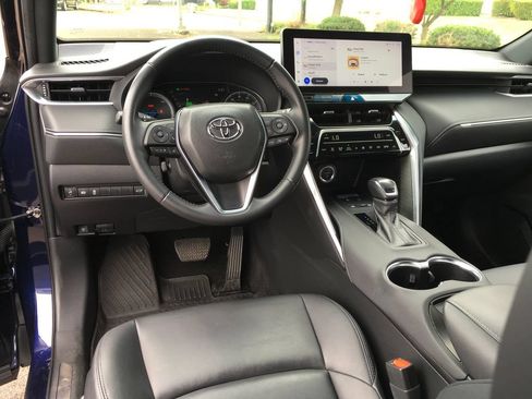 Used 2023 Toyota Venza XLE AWD/4WD image 22
