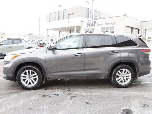 Used 2016 Toyota Highlander LE image 10