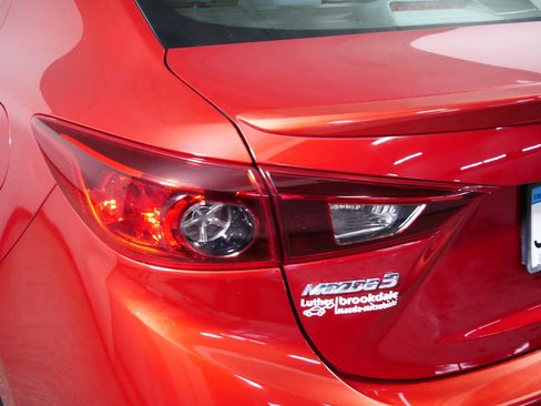 Used 2016 MAZDA MAZDA3 i Touring FWD image 17