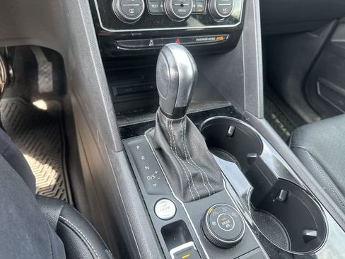 Used 2023 Volkswagen Atlas SE AWD/4WD image 24