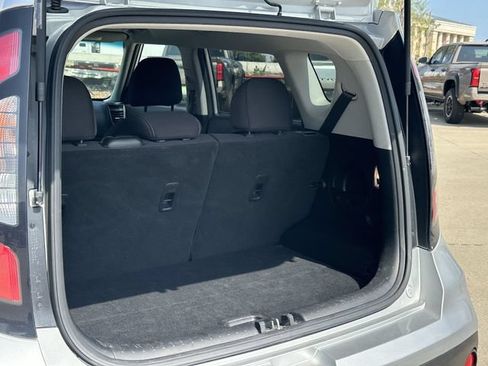 Used 2018 Kia Soul FWD image 26