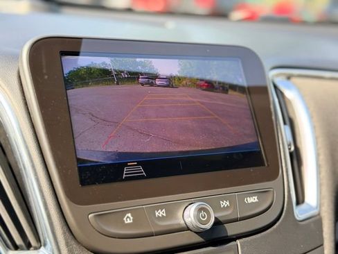 Used 2019 Chevrolet Malibu LT FWD image 14