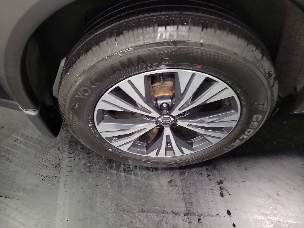 Used 2023 Nissan Rogue SV AWD/4WD image 11