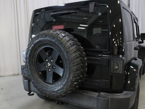 Used 2015 Jeep Wrangler Unlimited Sahara AWD/4WD image 28