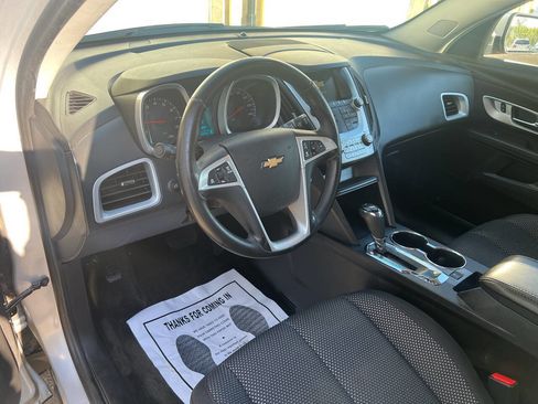 Used 2017 Chevrolet Equinox LT w/ Convenience Package image 11