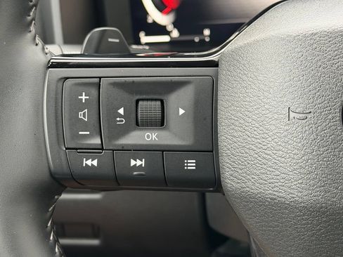 Certified 2026 Nissan Rogue SL FWD image 19