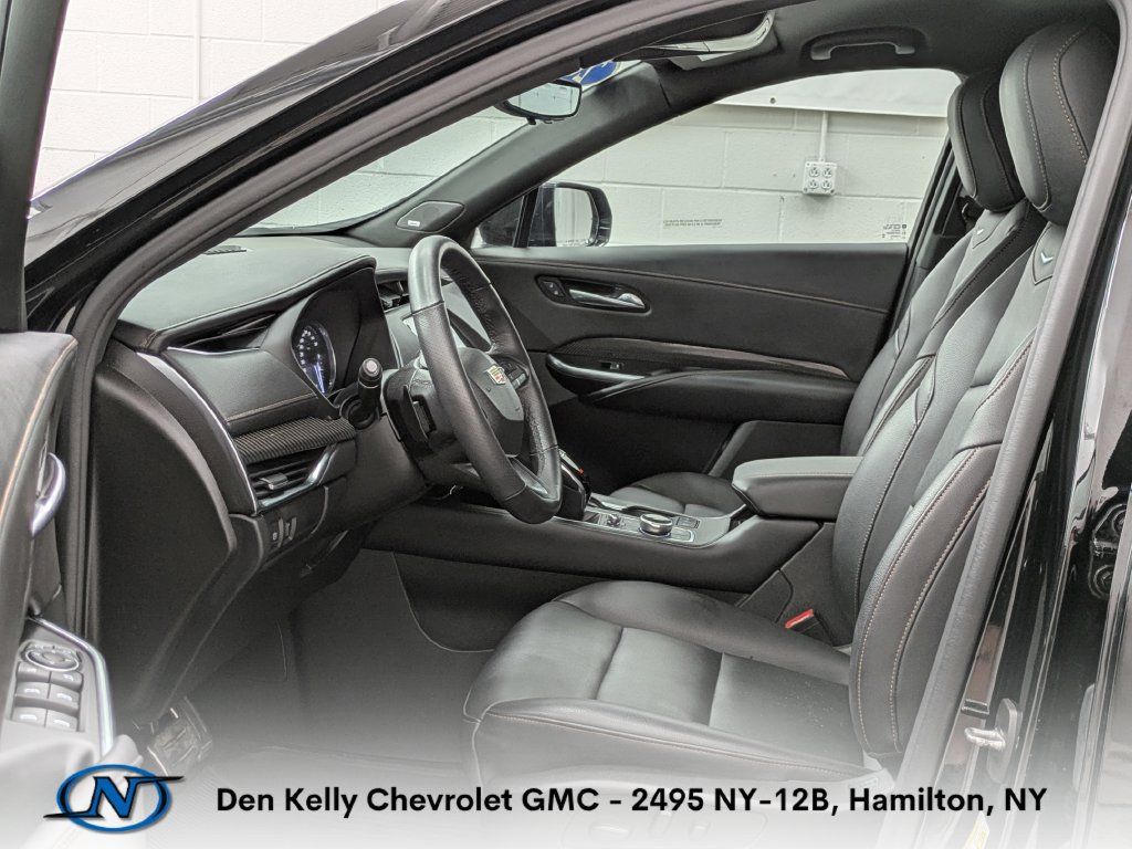 Used 2022 Cadillac XT4 Sport w/ Enhanced Visibility Package AWD/4WD image 3