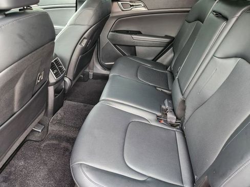 Certified 2023 Kia Sportage EX FWD image 30
