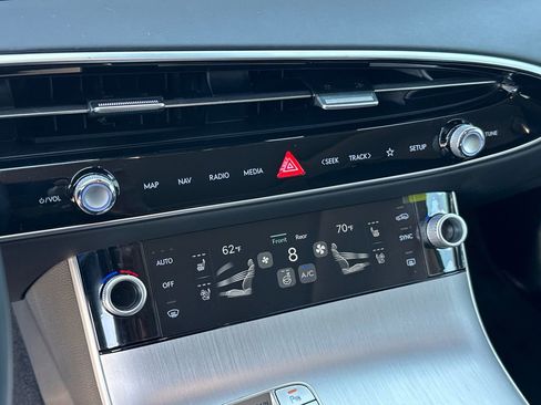 Used 2026 Genesis GV70 2.5T Advanced AWD/4WD image 30