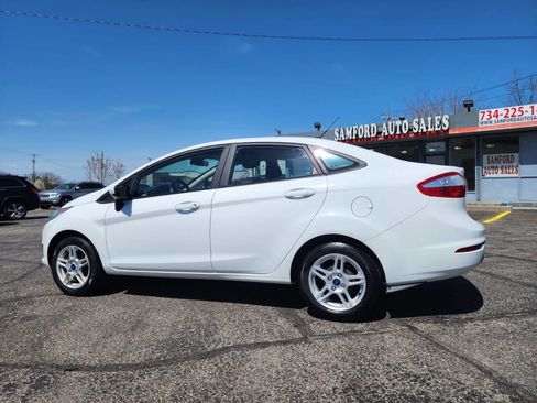 Used 2019 Ford Fiesta SE image 11