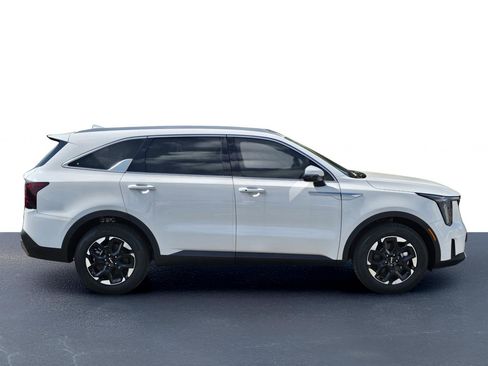 New 2026 Kia Sorento S image 7