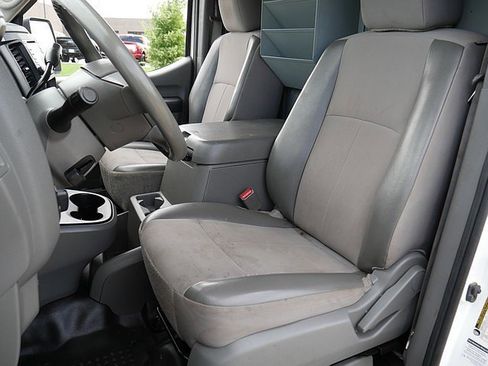 Used 2018 Nissan NV 2500 SV image 12