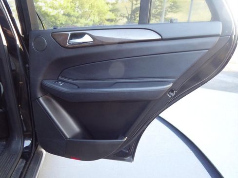 Used 2019 Mercedes-Benz GLE 400 4MATIC image 21