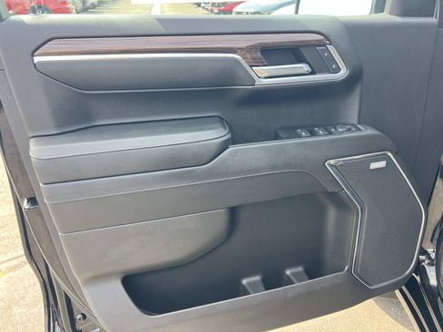 Used 2023 Chevrolet Silverado 1500 RST w/ Convenience Package II AWD/4WD image 6