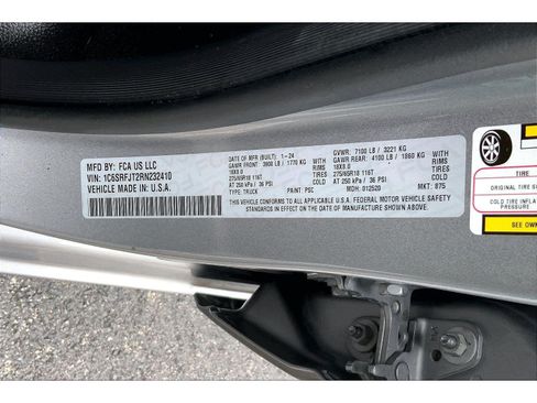 Used 2024 RAM 1500 Laramie AWD/4WD image 31