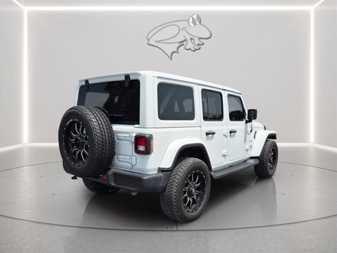Used 2022 Jeep Wrangler Unlimited Sahara w/ Cold Weather Group AWD/4WD image 5