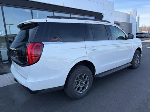 New 2026 Ford Expedition Active image 3