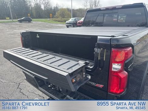Used 2023 Chevrolet Silverado 1500 ZR2 w/ Technology Package image 34
