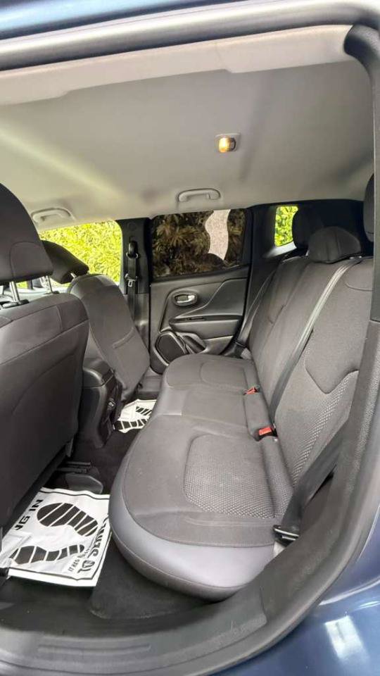 Used 2020 Jeep Renegade Altitude AWD/4WD image 4