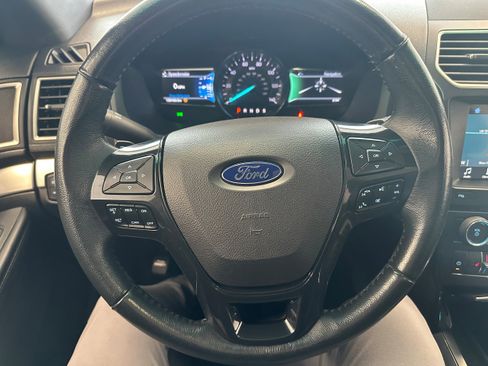 Used 2017 Ford Explorer XLT w/ Equipment Group 202A image 23