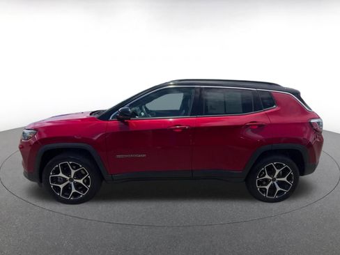 Used 2025 Jeep Compass Limited AWD/4WD image 9