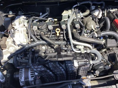 Used 2024 Nissan Altima 2.5 SV FWD image 9