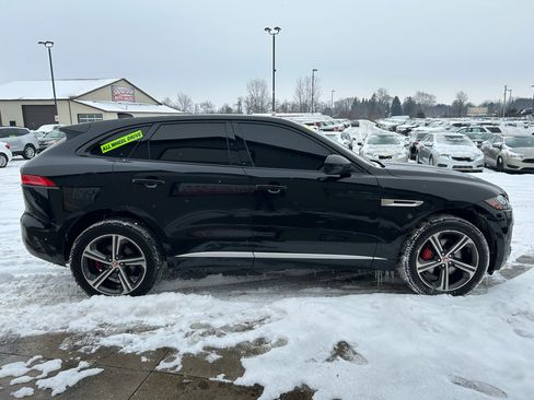 Used 2019 Jaguar F-PACE S image 4