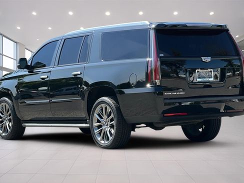 Used 2020 Cadillac Escalade ESV Luxury w/ Escalade Sport Edition RWD image 6